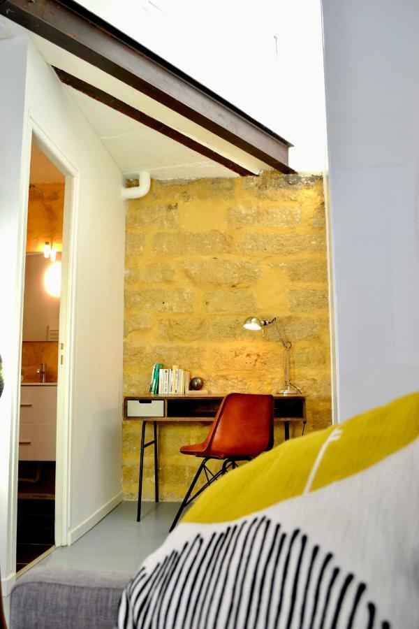 Joli Studio Avec Terrasse-Jardin Sur Les Toits, Coeur Historique Montpellier Exteriör bild